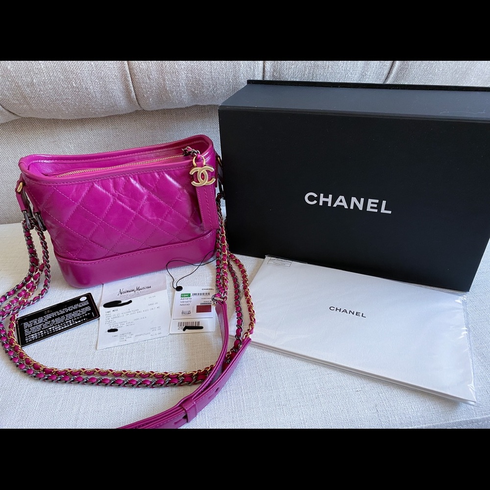 AUTHENTIC Chanel 19K Fuchsia Gabrielle Hobo Small